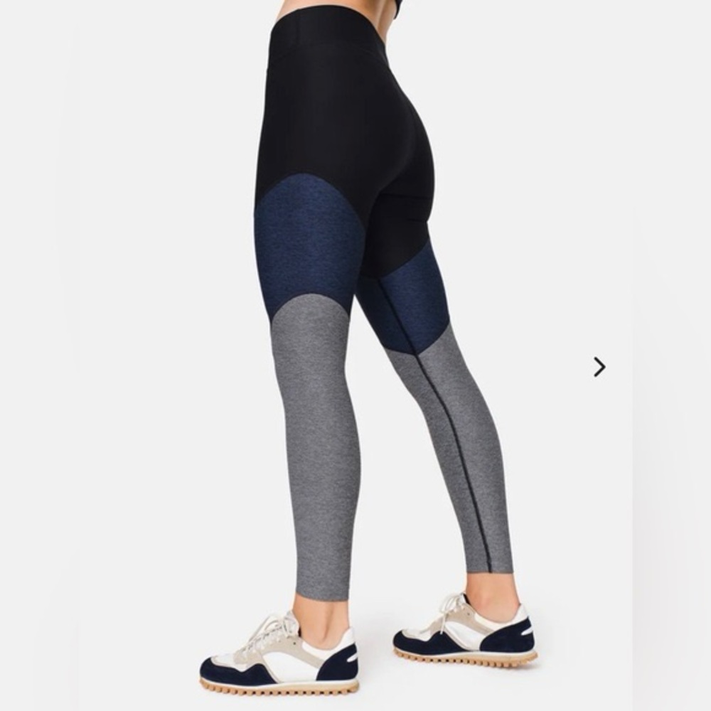 Outdoor Voices springs colorblock grey, black and blue leggings size S